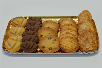 Plateaux de tuiles et biscuits